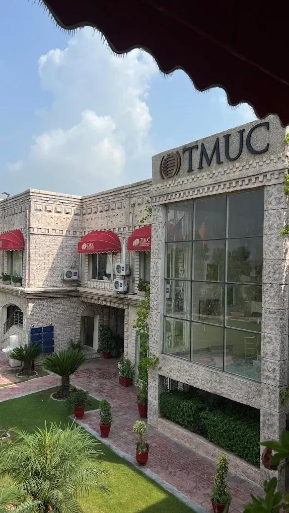 campus-logo